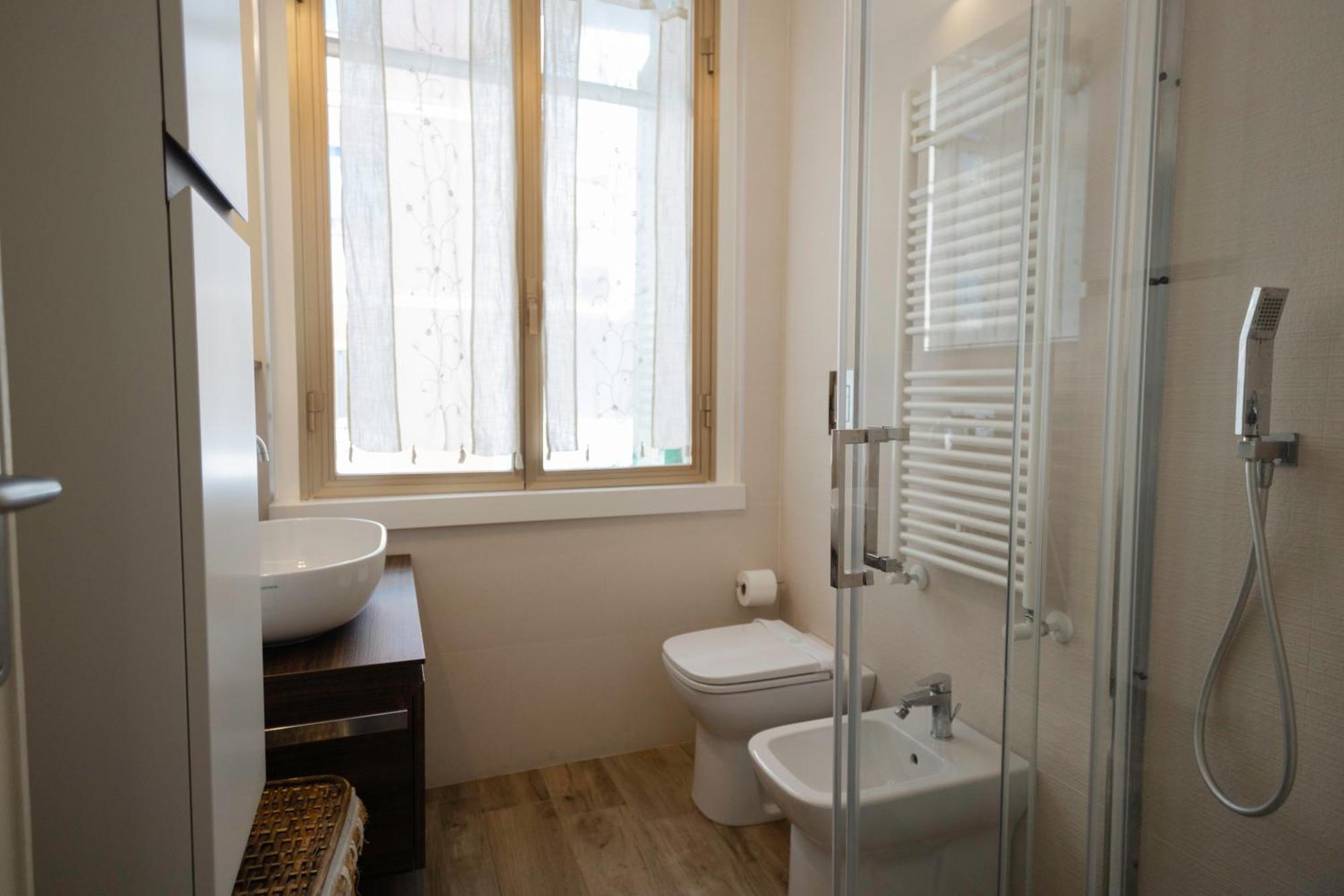 Sunrise Waterfront - Central Apartment With Sea View Balcony - Molfetta Buitenkant foto